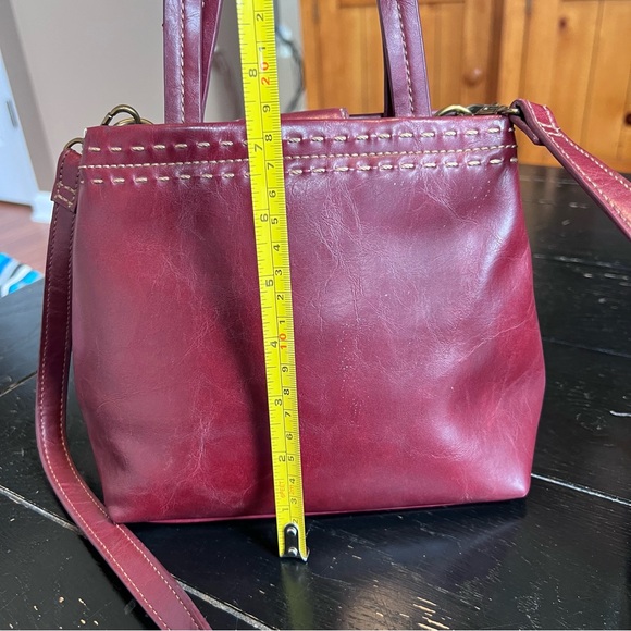 .⭐️ Relic Crossbody Bag Purse Red Burgundy Removable Strap - Picture 9 of 10